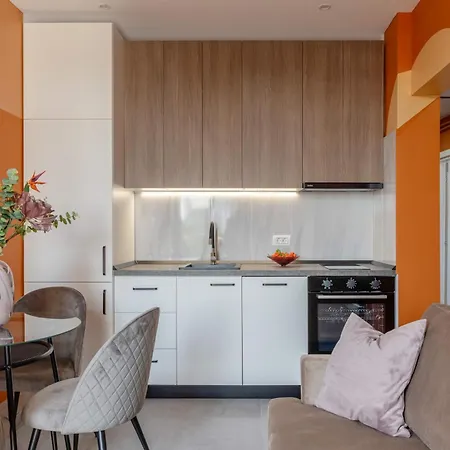 Playful & Bright 1br Near The Faculty Of Law Bucharest