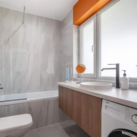 Playful & Bright 1br Near The Faculty Of Law 부쿠레슈티