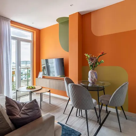 Playful & Bright 1br Near The Faculty Of Law Bucharest