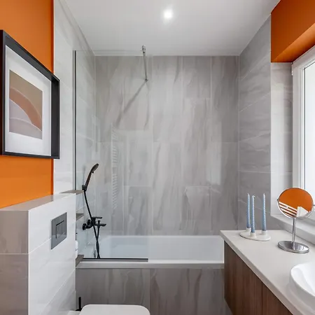 Playful & Bright 1br Near The Faculty Of Law Bucharest