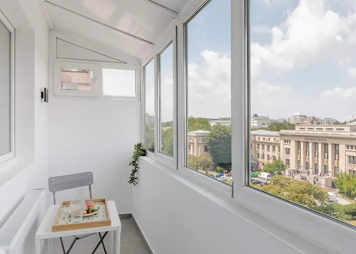 Playful & Bright 1br Near The Faculty Of Law شقة