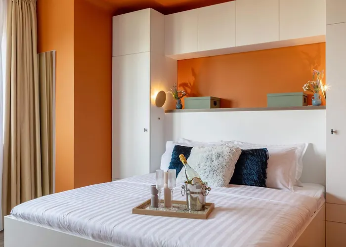 Playful & Bright 1br Near The Faculty Of Law شقة